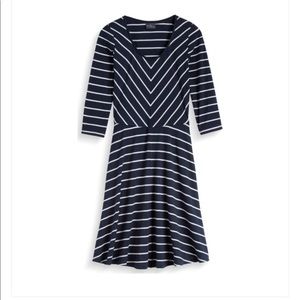 Market & Spruce Chevron Stripe Jersey Dress